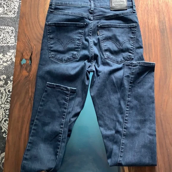 Levi’s - Picture 5 of 7